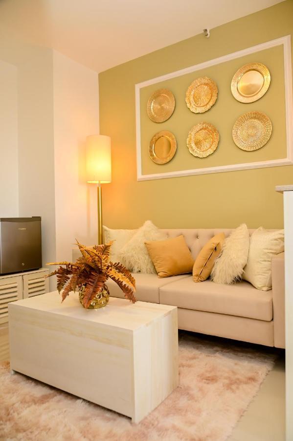 Ocean Breeze - Udaya Luxury Apartments Negombo Bagian luar foto