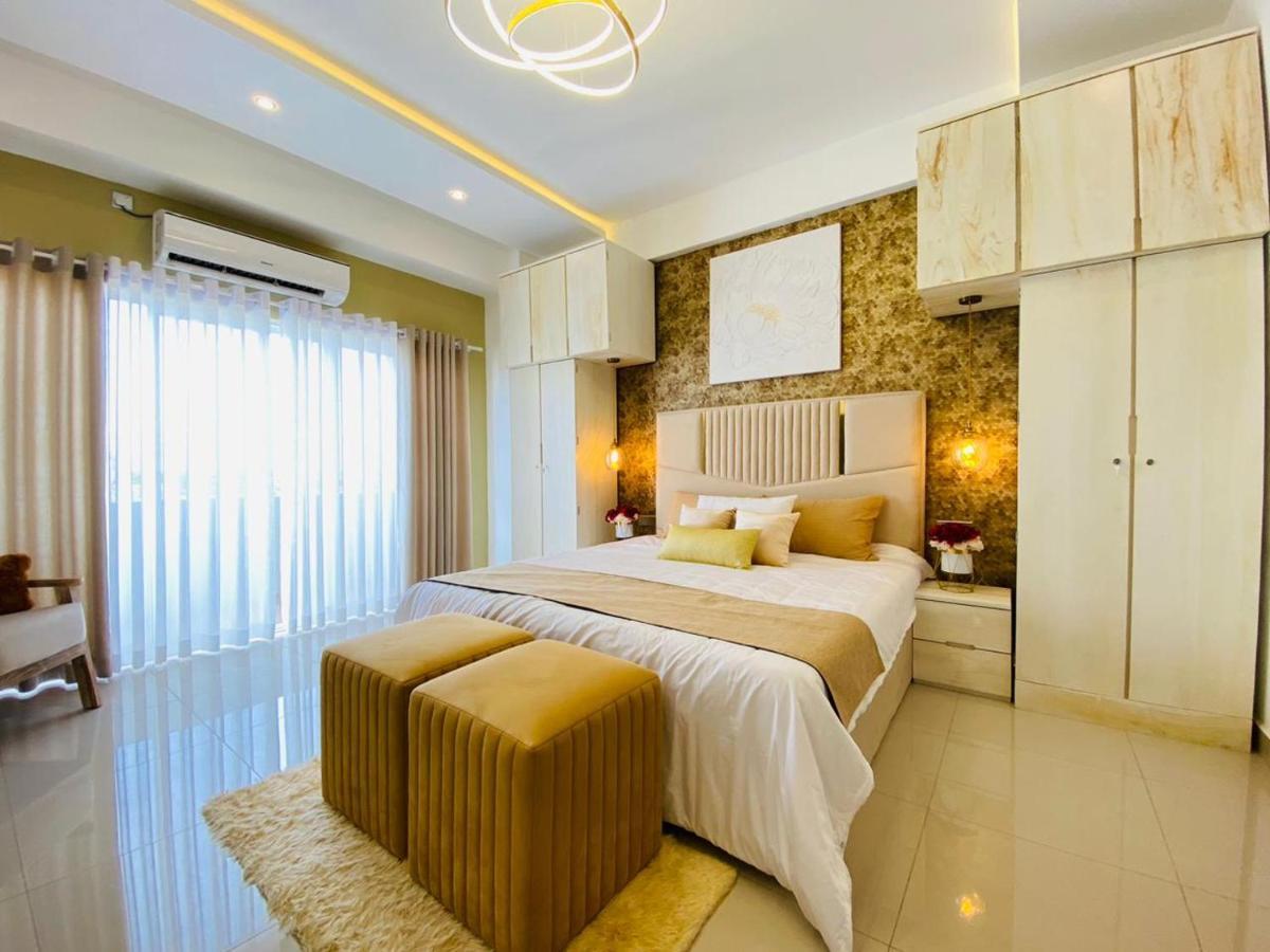 Ocean Breeze - Udaya Luxury Apartments Negombo Bagian luar foto