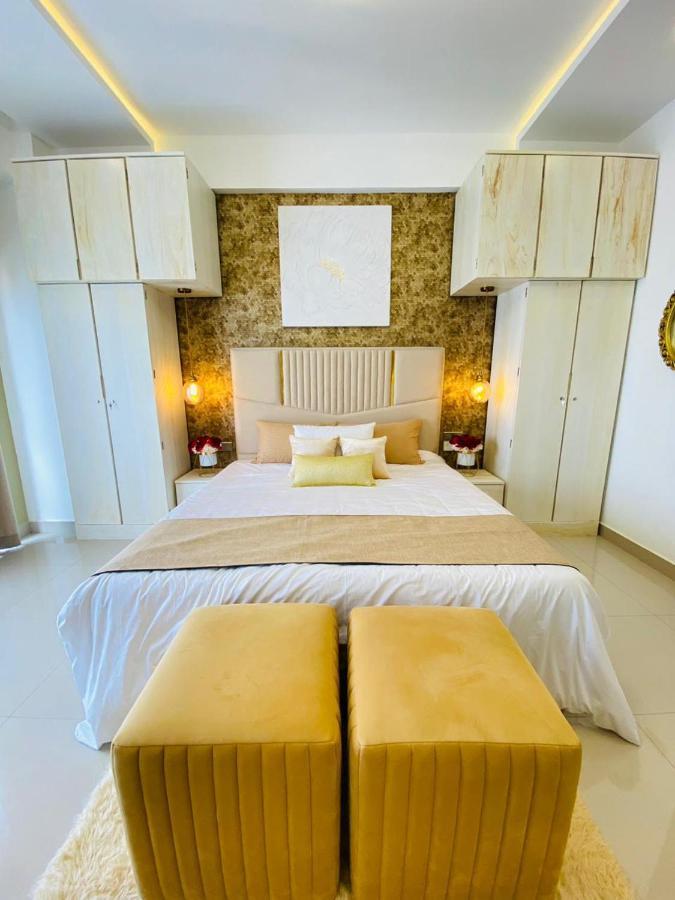 Ocean Breeze - Udaya Luxury Apartments Negombo Bagian luar foto