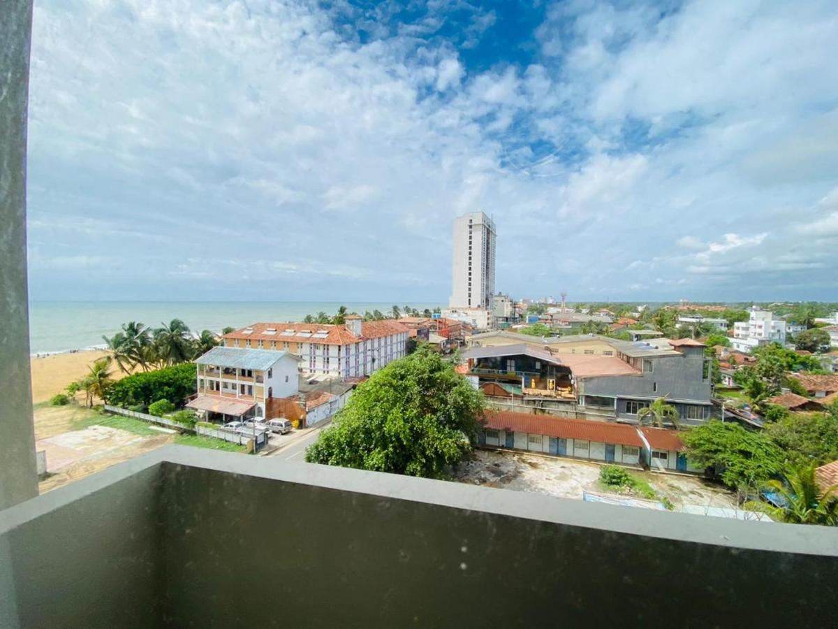 Ocean Breeze - Udaya Luxury Apartments Negombo Bagian luar foto
