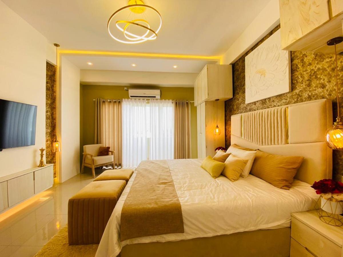 Ocean Breeze - Udaya Luxury Apartments Negombo Bagian luar foto