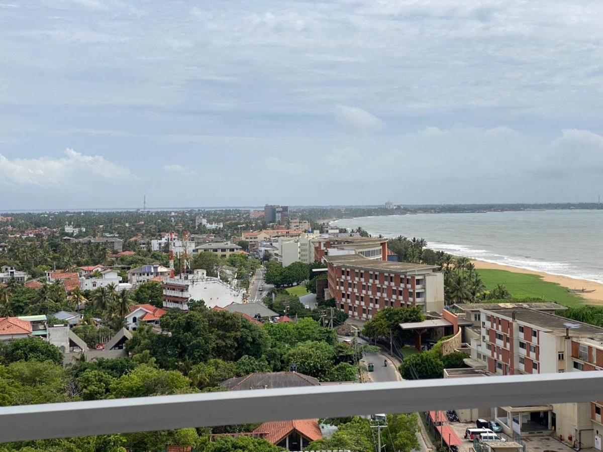 Ocean Breeze - Udaya Luxury Apartments Negombo Bagian luar foto