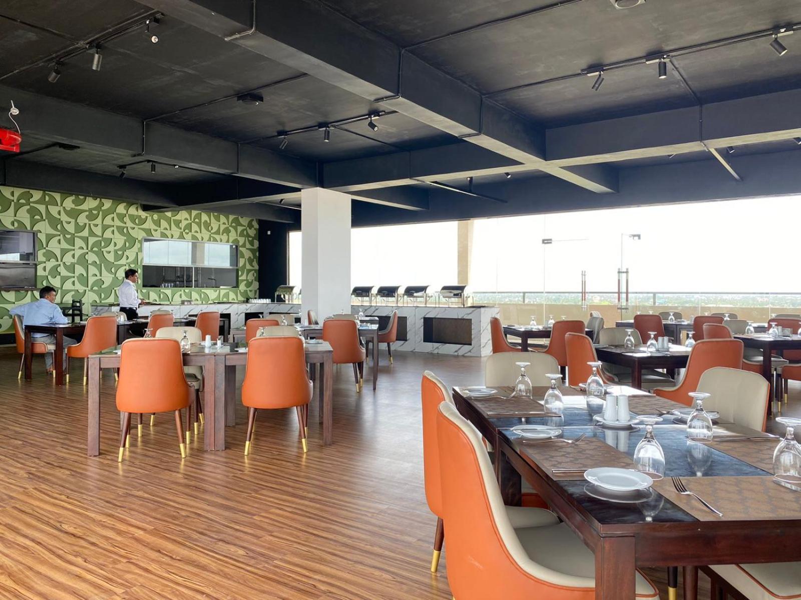 Ocean Breeze - Udaya Luxury Apartments Negombo Bagian luar foto